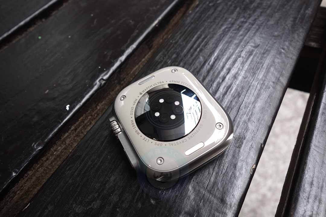 Apple Watch Ultra 背板